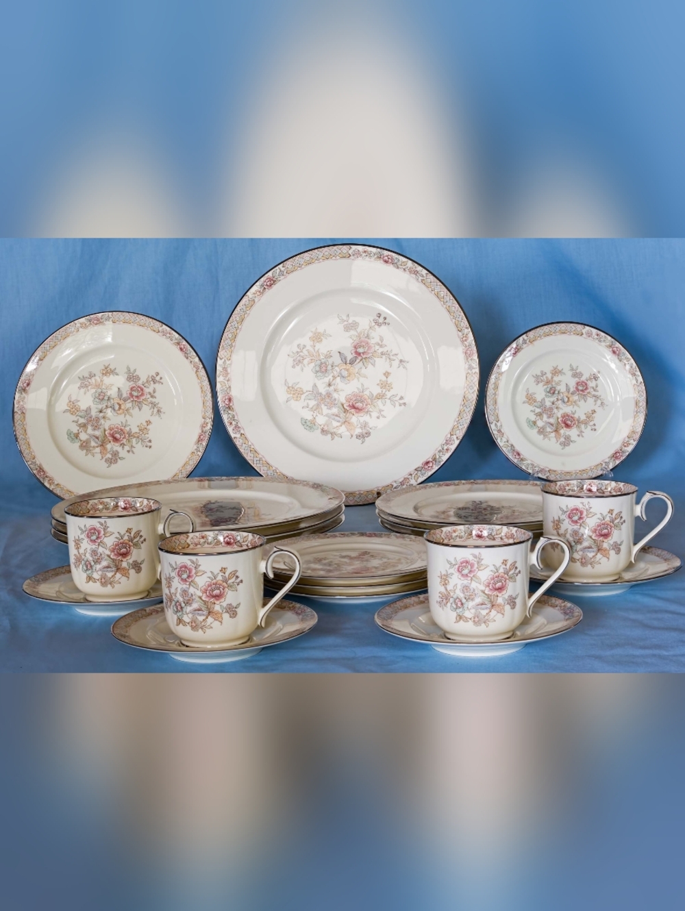 Beautiful Noritake Imperial Garden 9720. 4 Place Settings Dinnerware Set. Japan!